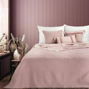 ArtFir Prikrývka na posteľ AVINION | ružová so strapcami