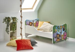 HALMAR Happy Jungle detská posteľ s roštom a matracom biela / kombinácia farieb
