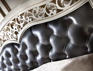TARANKO Verona V-A/N 180 rustikálna manželská posteľ krém patyna / čierna #1 small